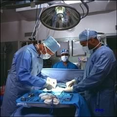 Se eliminará la posibilidad de que el estudiante recién graduado en Medicina pudiera emigrar al exterior