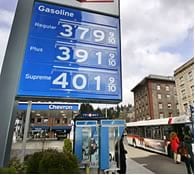 Estadounidenses cruzan la frontera tras gasolina barata
