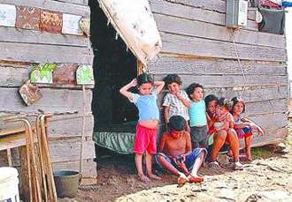Los niños son los más golpeados por la miseria