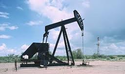 Reservas petroleras y salario mínimo