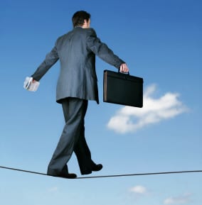 Entorno económico mundial es favorable, pero aún  riesgoso: FMI
