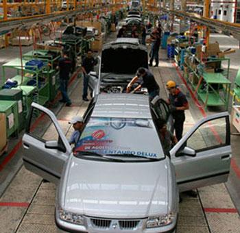 Denuncian baja calidad de los autos de la estatal VENIRAUTO