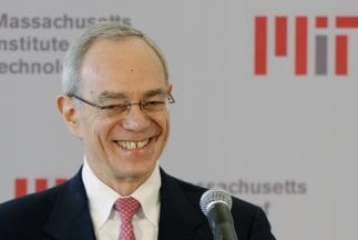 Nombran al profesor venezolano Rafael Reif como nuevo presidente del MIT