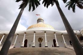 Oposición promoverá 8 leyes para mejorar abastecimiento y proteger el salario