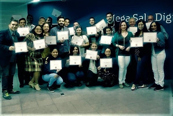 Reconocimiento a periodistas por parte de Profesional Virtual