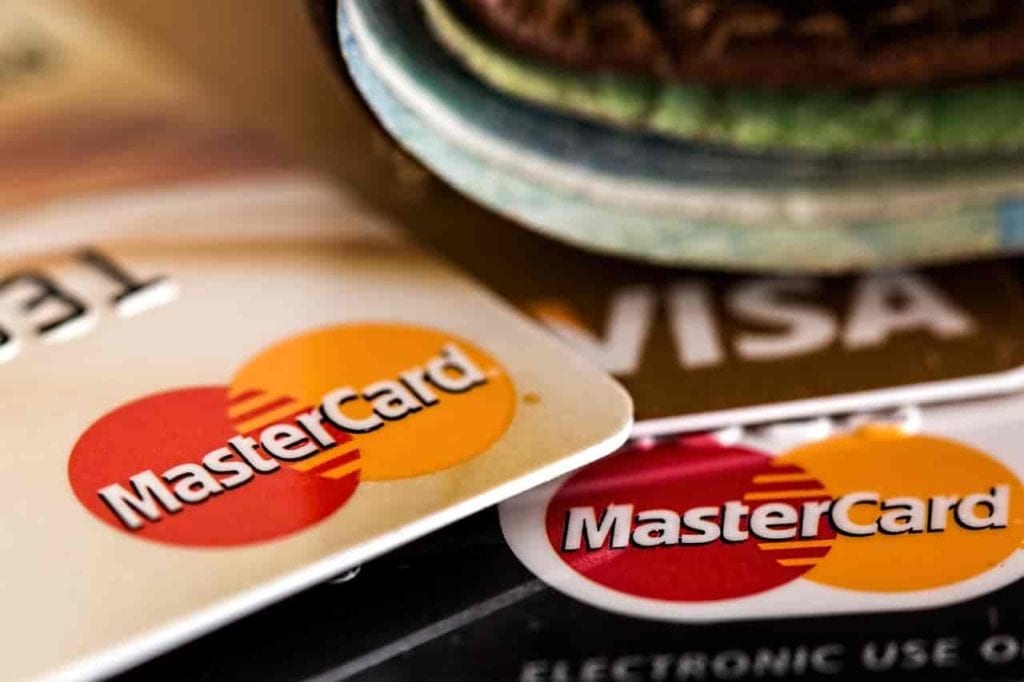 Rusia insta a disminuir dependencia del sistema bancario de EEUU