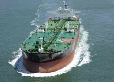 Renombran petroleros y engañan radares para vender crudo a Cuba