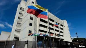 ÍRRITA SENTENCIA DEL TSJ SOBRE UNIVERSIDADES