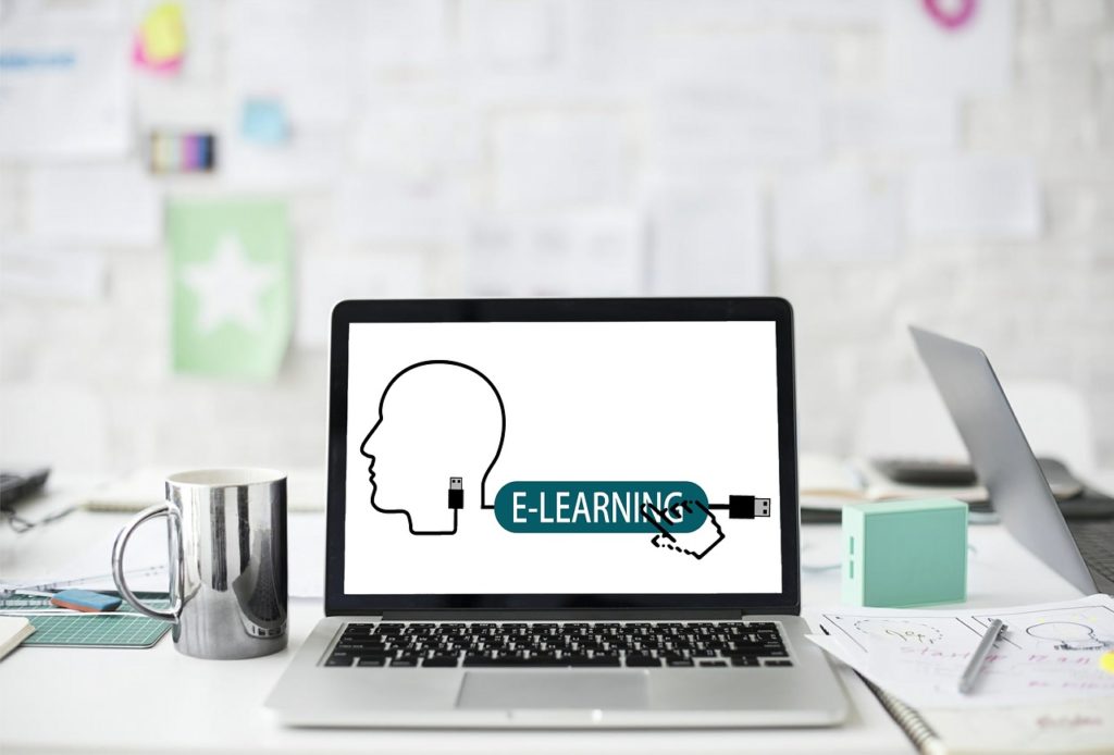 Cómo lanzar tu propio negocio de cursos en línea