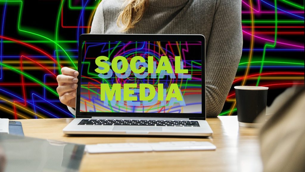 En relación al problema de la ¨mala fama¨ de las redes sociales
