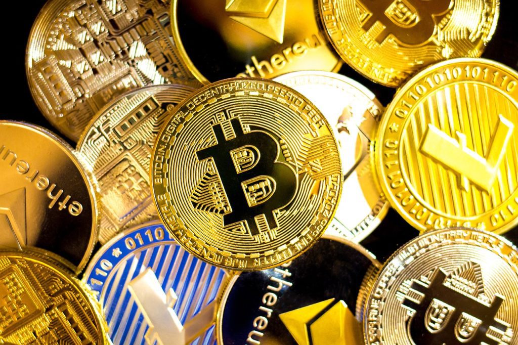 Presionados por los clientes, los bancos internacionales empezarán a comerciar  monedas virtuales.