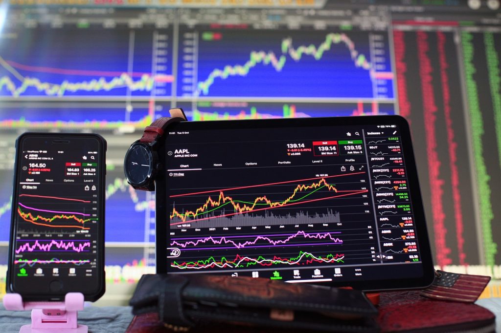 Warren Buffet: En un escenario inestable como el actual, no te quedes con los dólares que con el tiempo valdrán menos.
