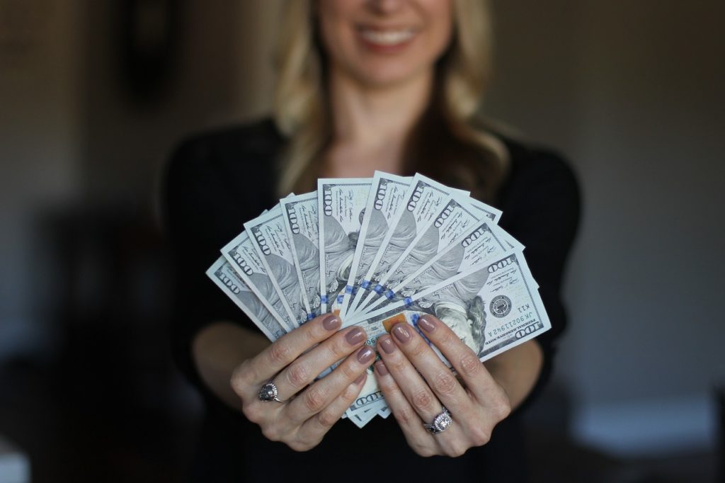 Las mejores formas de invertir US$10.000 en 2022, según expertos