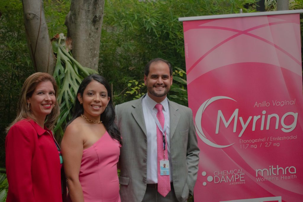 Anticoncepción y control del ciclo menstrual con un anillo vaginal de colocación mensual