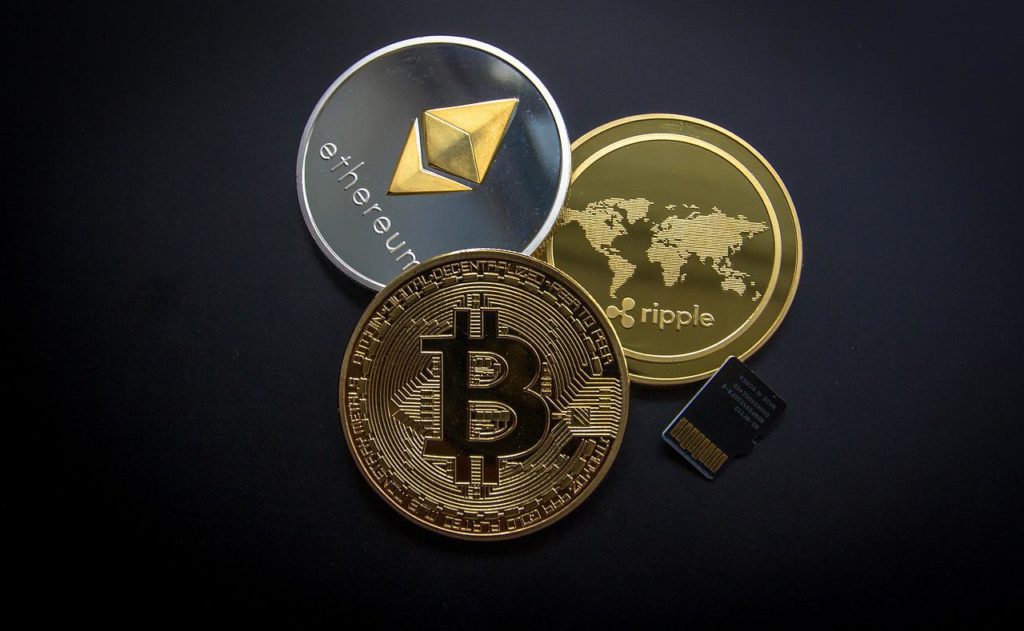 Analistas opinan acerca del presente y futuro de la economía de las criptomonedas en Latinoamérica.