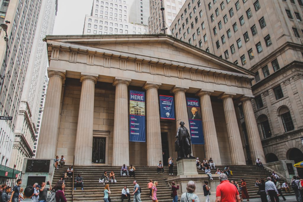 Wall Street se desploma a su peor nivel desde noviembre de 2020 por temores de recesión