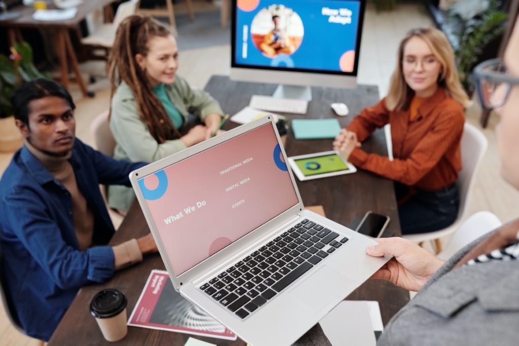 El nuevo management, se refiere a ¨Crecer haciendo crecer¨.