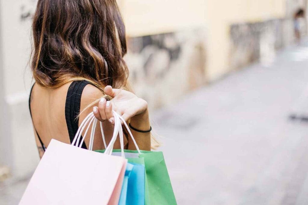 Los españoles gastaron más de 300€ por hogar en productos de gran consumo la última Navidad en los establecimientos de distribución moderna según Algori