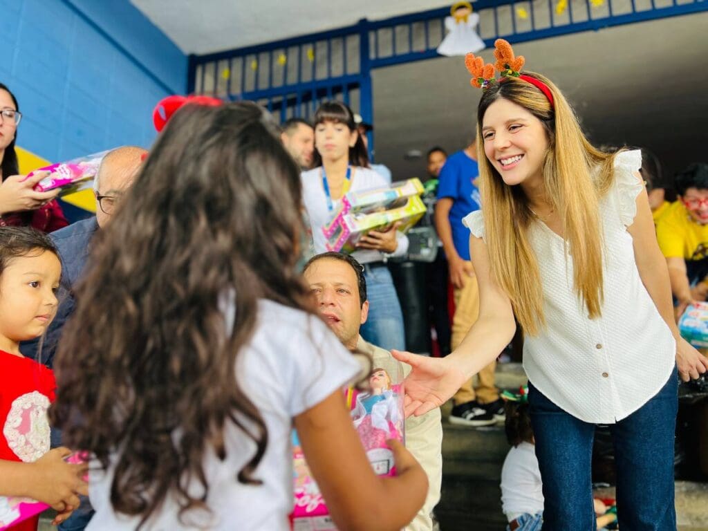 Niños de El Hatillo recibieron más de 4 mil juguetes en esta navidad