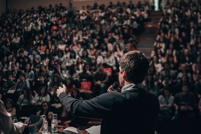 EL DEBATE ELECTORAL SOLAPA LA AMENAZA DE LA PROPUESTA DE REFORMA CONSTITUCIONAL MADURISTA