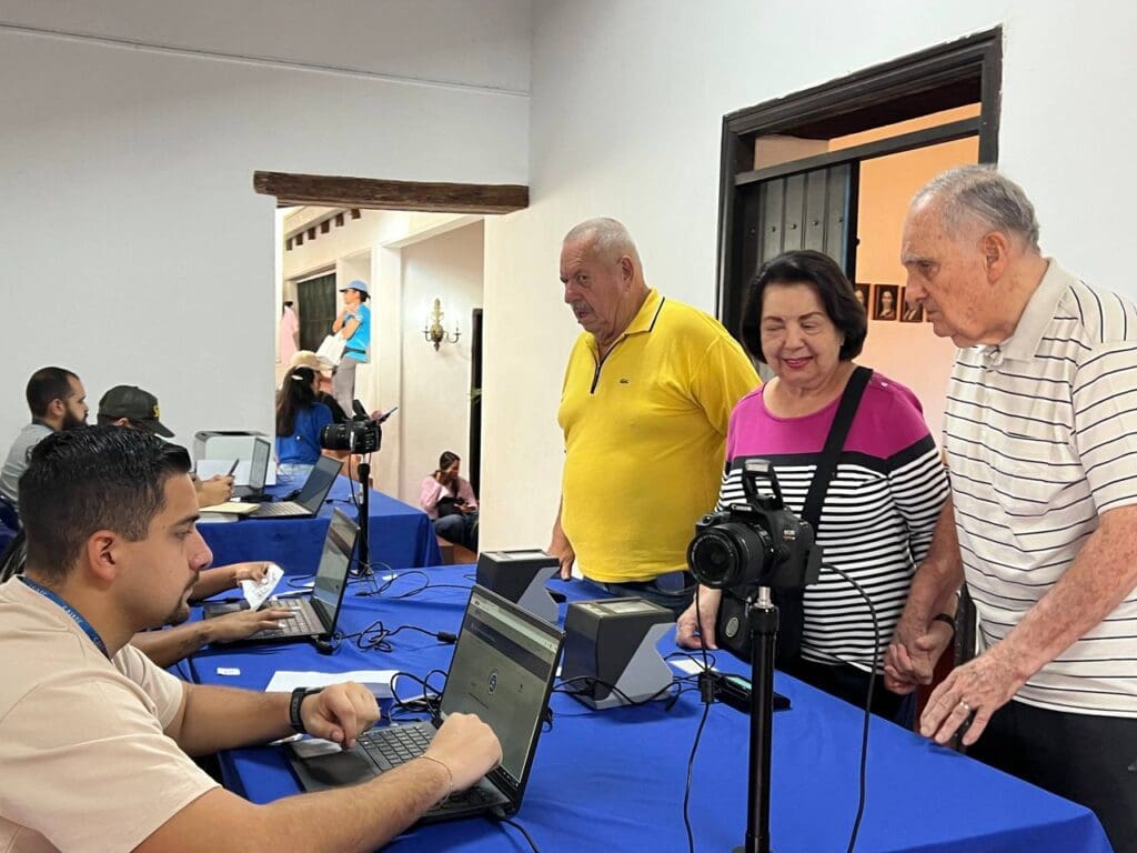 Alcaldía de El Hatillo diseña estrategia paragestionar servicios públicos y privados