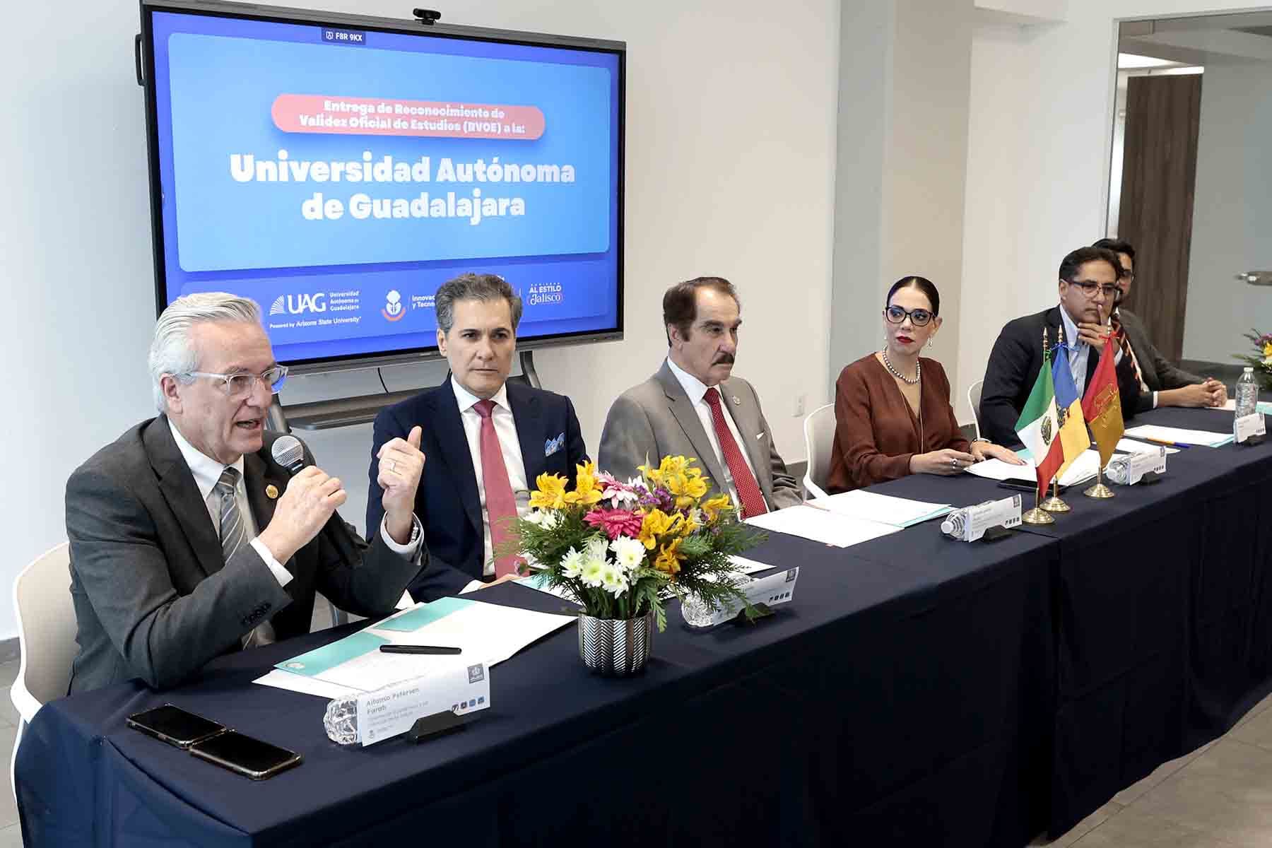 UAG reafirma excelencia académica con 28 nuevos RVOES